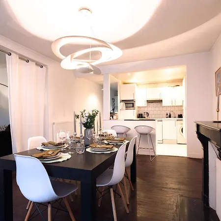Charming In Heart Of Marais Parigi