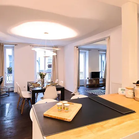 Charming In Heart Of Marais